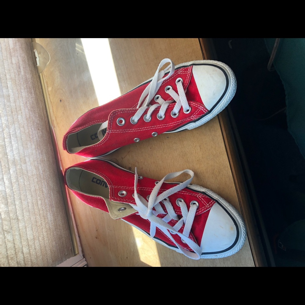 Red Low Converse